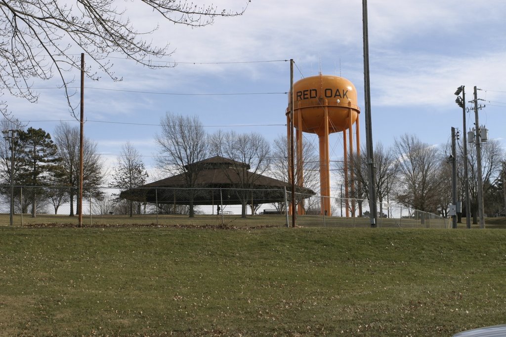 Red Oak Water Tank with UFO by Andrew Schneider