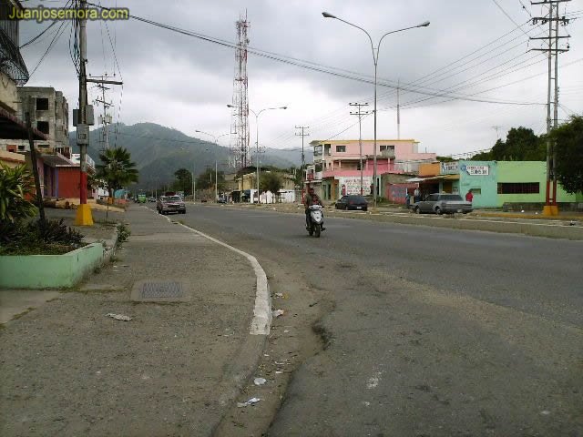 Avenida Yaracuy by Juanjosemora.com