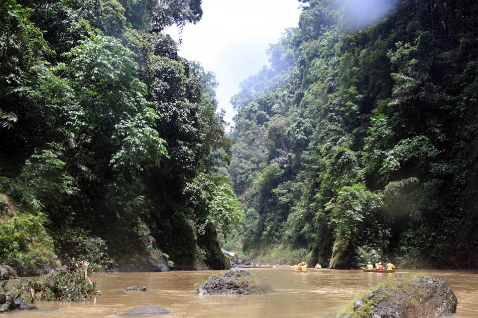 Pagsanjan Falls, Philippines by Richard Lozin