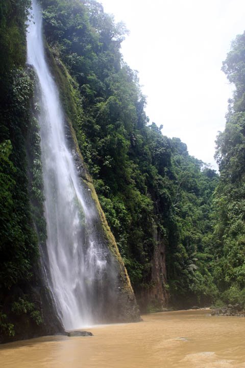 Pagsanjan Falls, Philippines by Richard Lozin