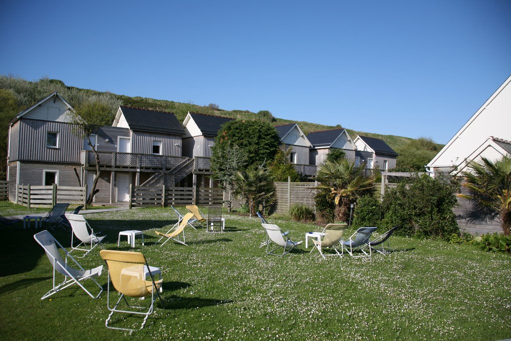 Hôtel-Restaurant La Sapinière, Saint-Laurent-sur-Mer, Calvados, Basse-Normandie, France by Hans Sterkendries