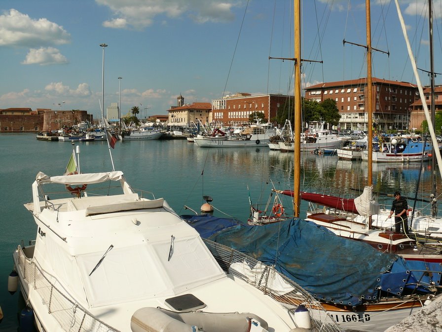 Livorno - Hafen by Mathias B.