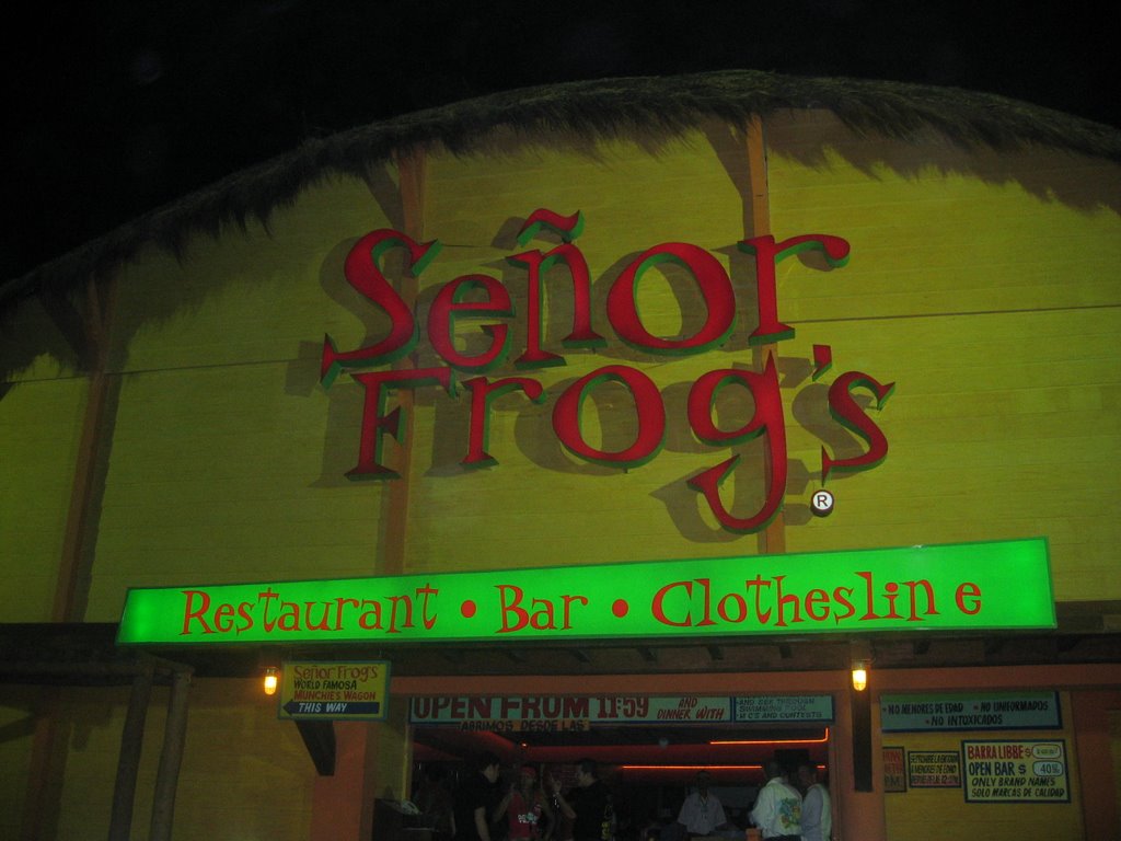 Senor Frogs by CoDyChoPs