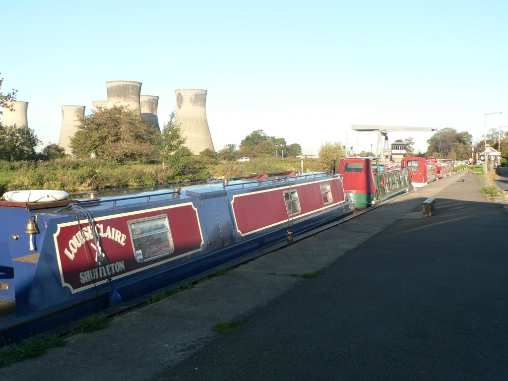 Barnby Dun Lift Bridge and Moorings by Rod Jacobsen