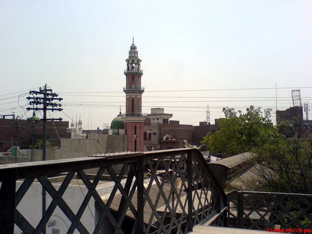 View of Iqbal Park from Bridge, Lahore by Haq Nawaz (haqnawazs…