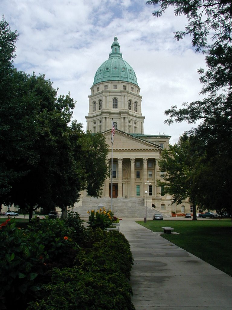 Kansas Capitol by bretmarr