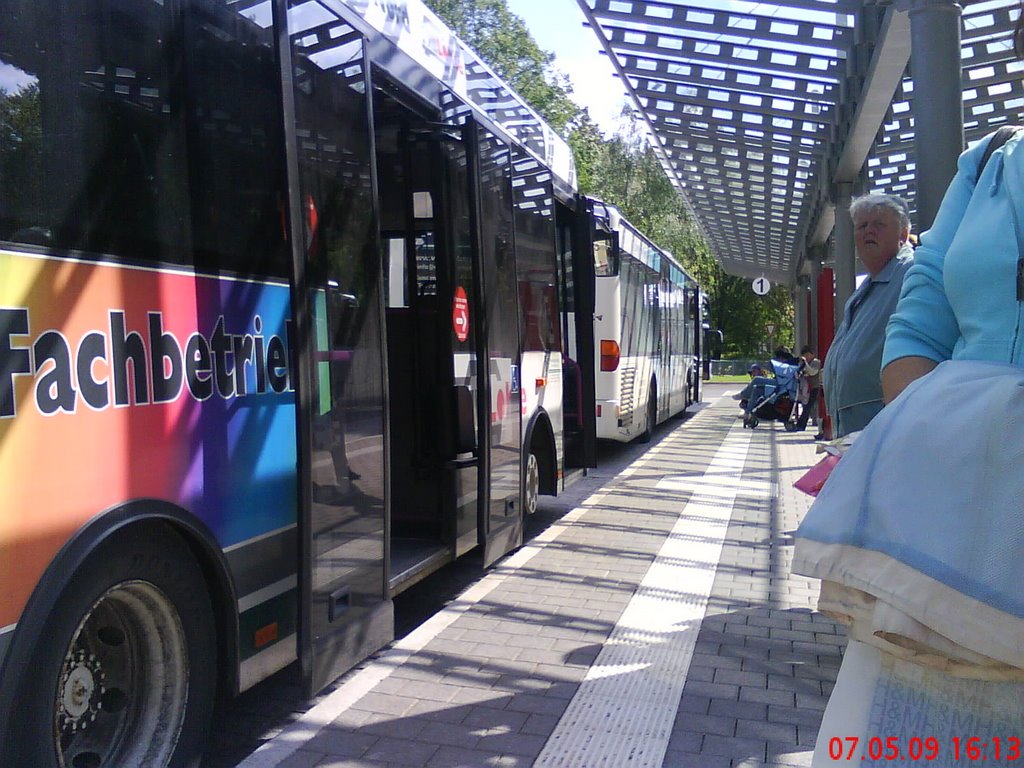 Neuer Busbahnhof by HelgeG