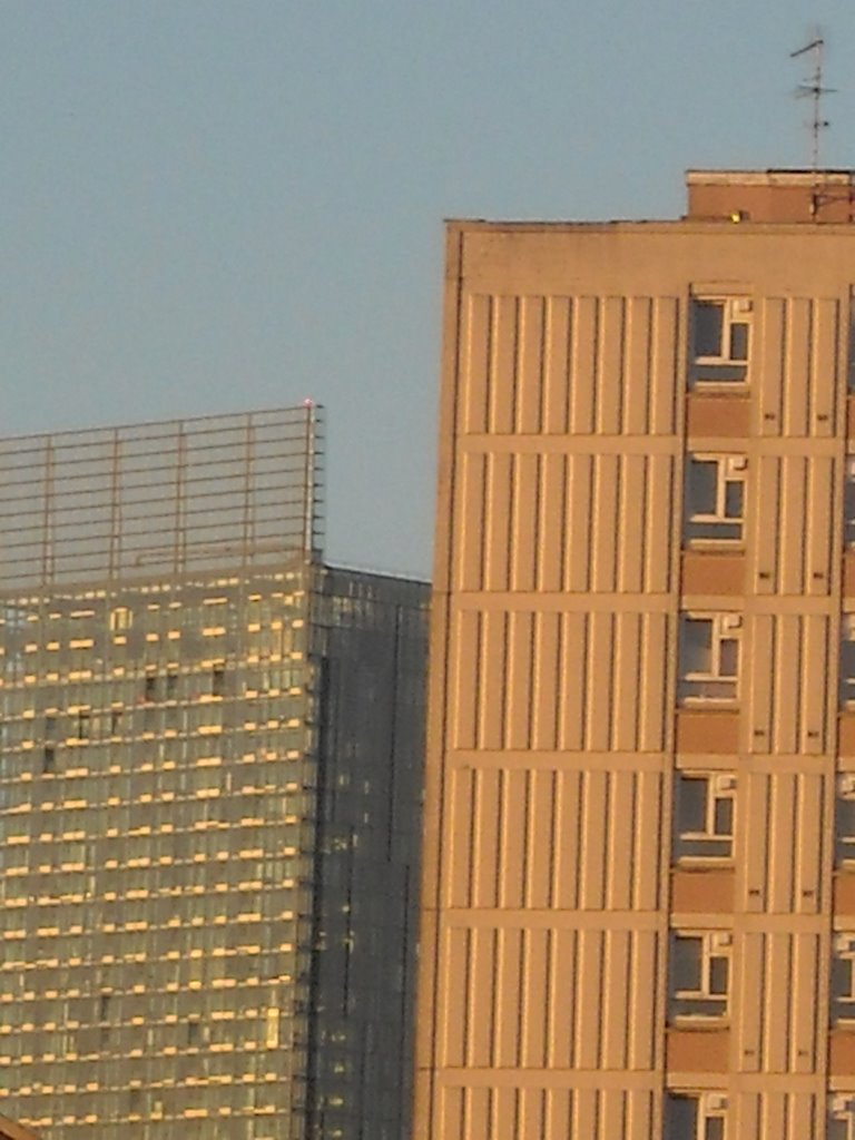 Hornchurch Court & Beetham Tower from Hulme, December 2008 by WythenshaweMike