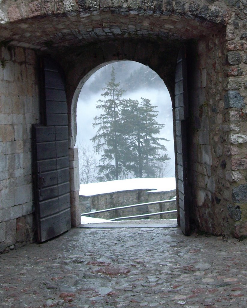 Vista sul cortile by fabio fiaschini