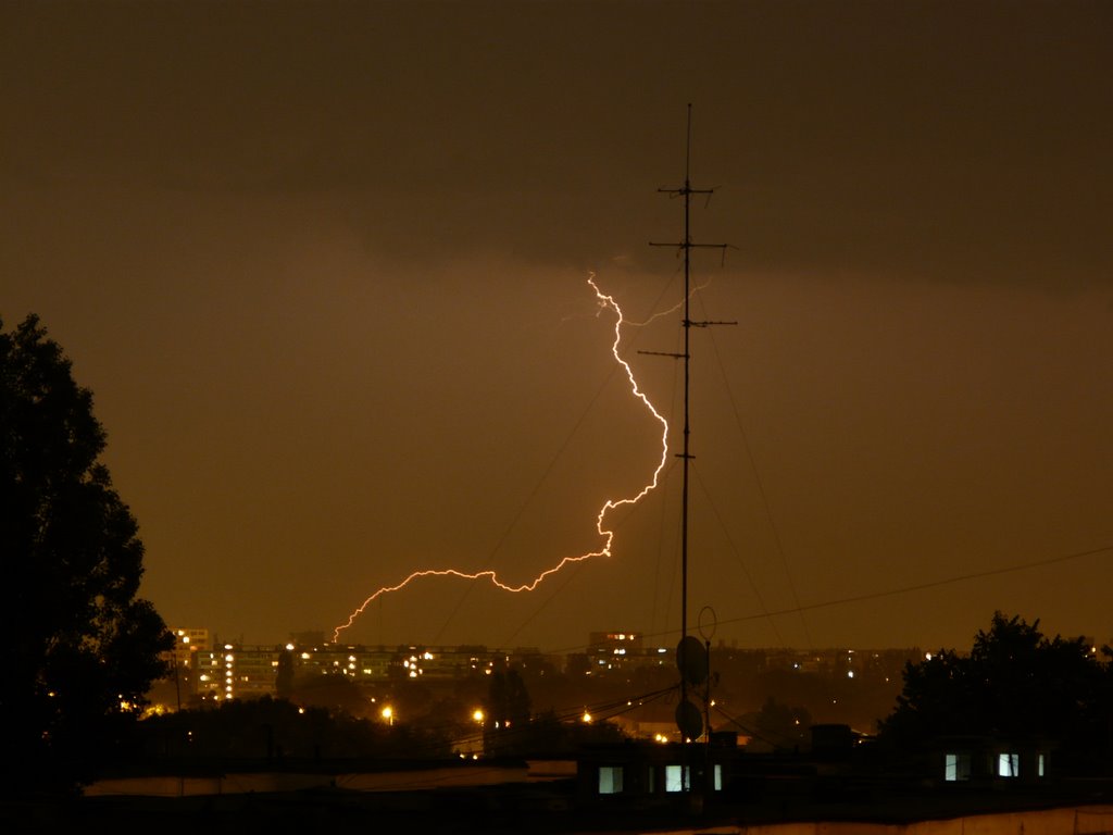 Lightning by Gabriel Petrescu