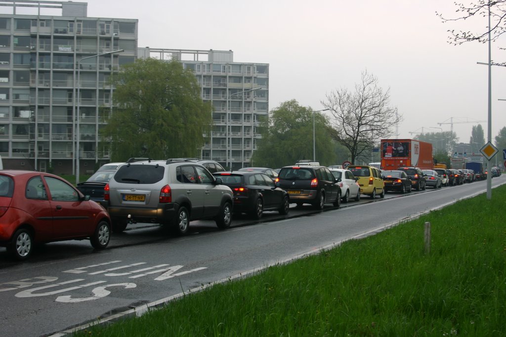 Verkeer Voorschoterweg 17 april 2009 by Marius Bennenk