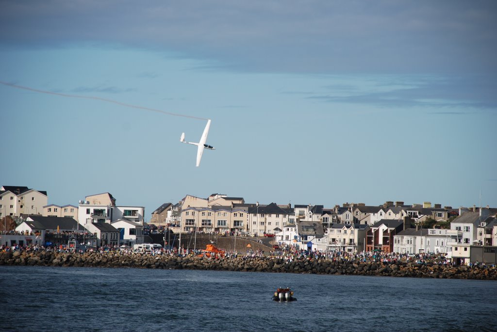 Glider landing on the beach, taken by R Elliot by Gally1