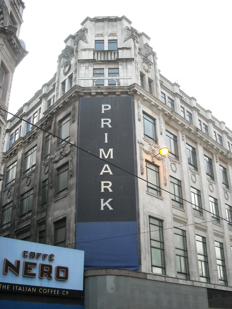 Primark on Market Street, Manchester by WythenshaweMike