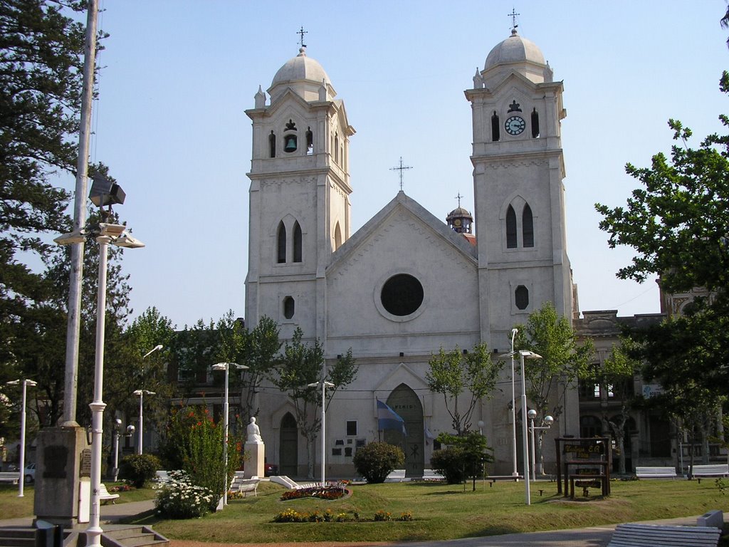 Iglesia de Victoria by Volantieri