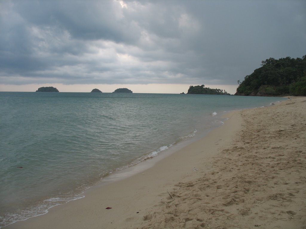 Koh chang lonely beach by dako