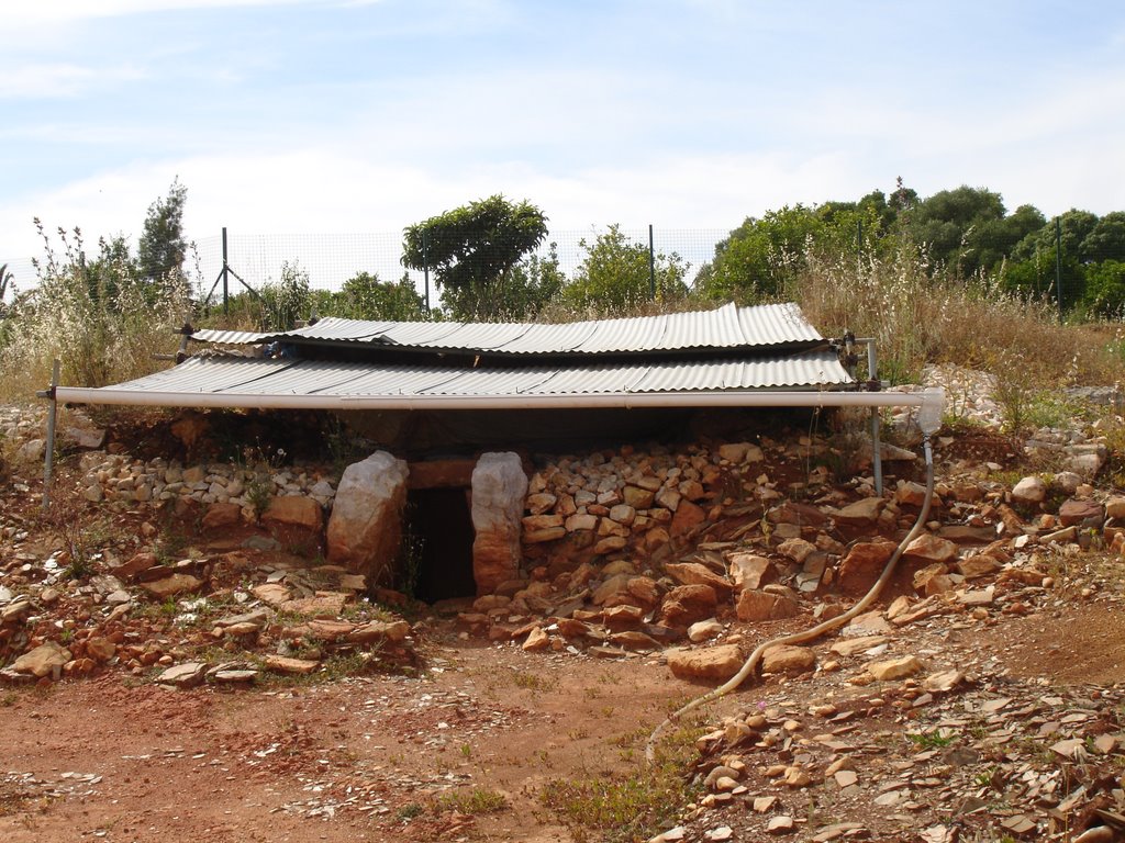 Stone-age grave, Alcalar by gisela3108