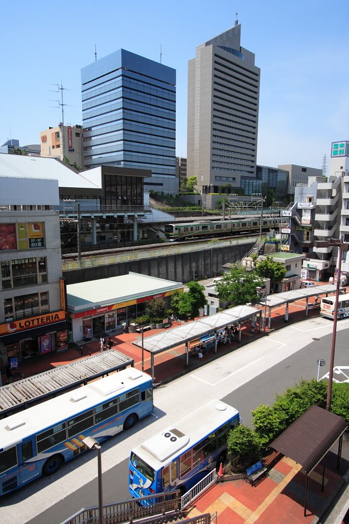 Higashi Totsuka Sta / 東戸塚駅 by Helvetica