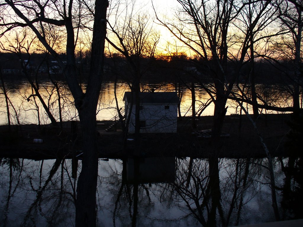 Sunset on the Delaware River by seantdurham