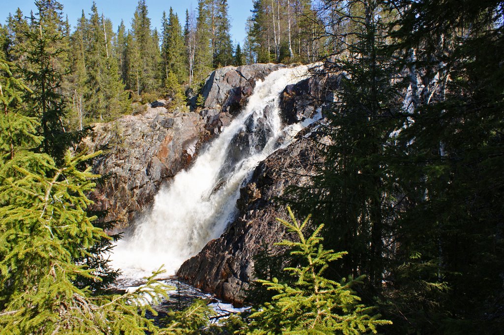 Hepoköngäs (The highest waterfall in Finland) by autoilija