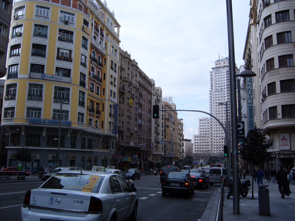 Calle Gran Vía by C. Mitchell