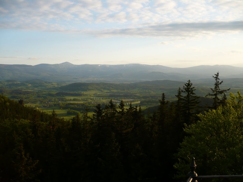 Panorama Karkonoszy z Dużego Sokolika by krzychowu