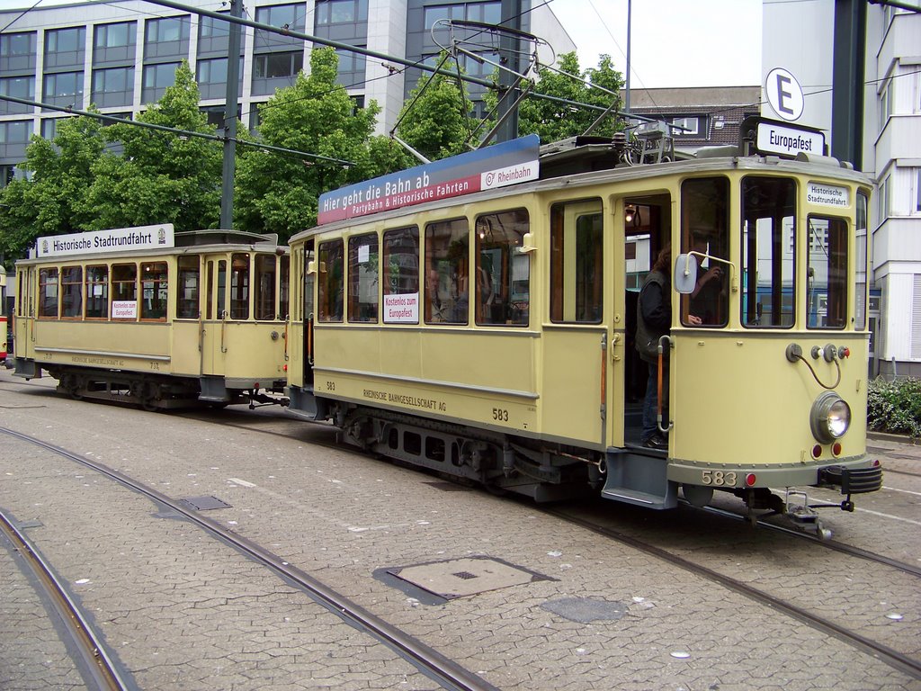 Älteste Straßenbahn der Rheinbahn Geselschaft by www.t-hucks-eisenbahn.de