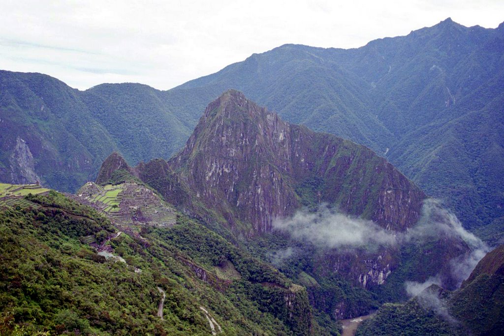 Machu Picchu by Derek Podlubny