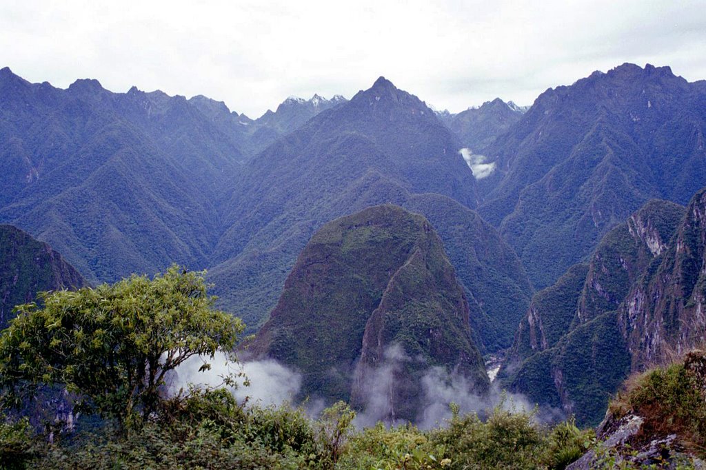 Machu Picchu by Derek Podlubny