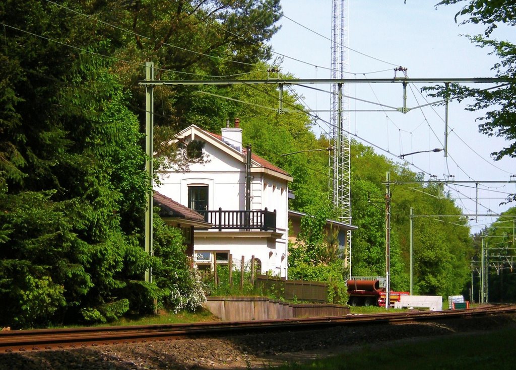 Voormalig station Hulshorst by Arie A. van der Meij