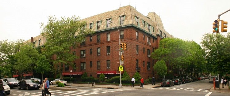 Jackson Heights by Emilio Guerra