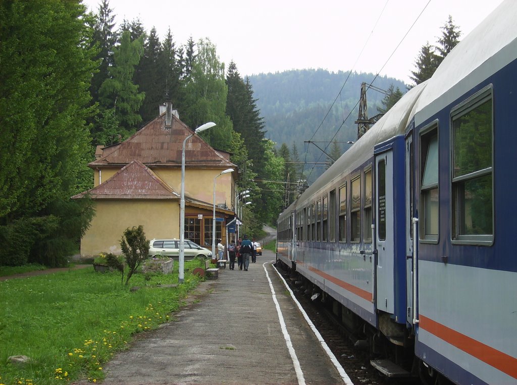 Stacja wisła-głębce / railway station by tomek sw