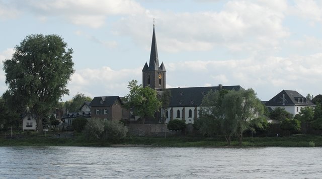 St. Margareta Kirche Grau Rheindorf by aaengst