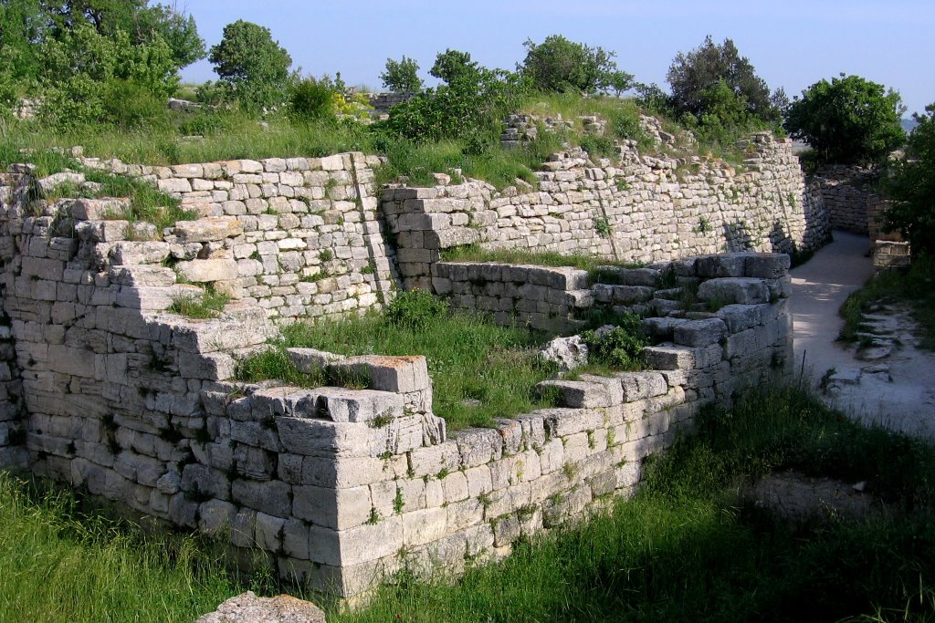 Inner Court Wall by Błażej Tomiczek