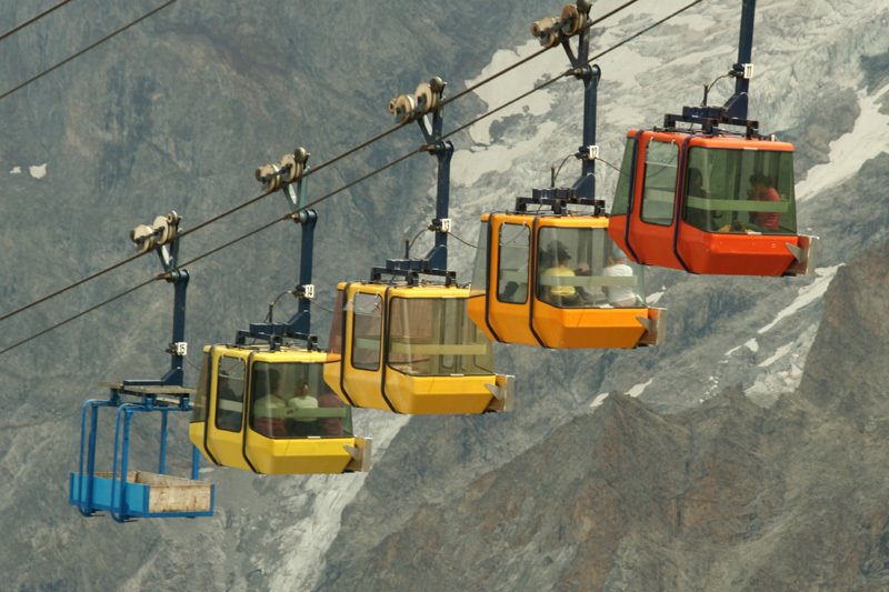 Aerial tramway La Grave in France by Niels Bosboom