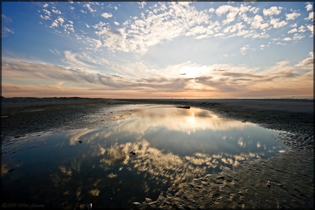 Sunset 29-4-2009 Beach Oosterend, Terschelling by Green Knee