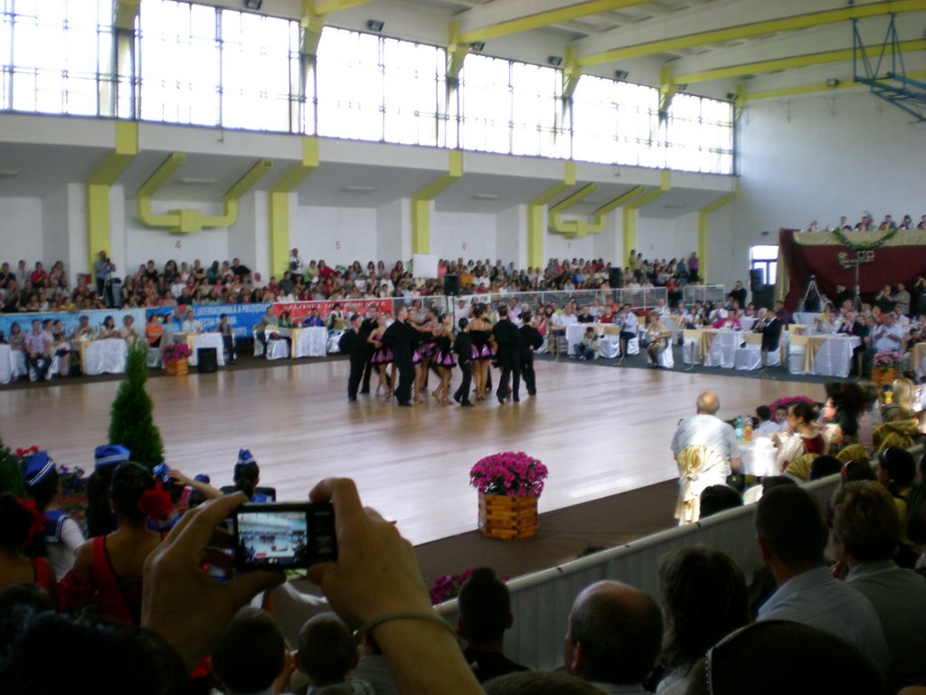 Inside Sala Polivalenta (spectacol dans) by Alex Lazarciuc