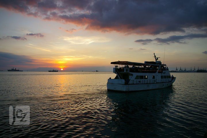 Boat Tour by jezzyboy