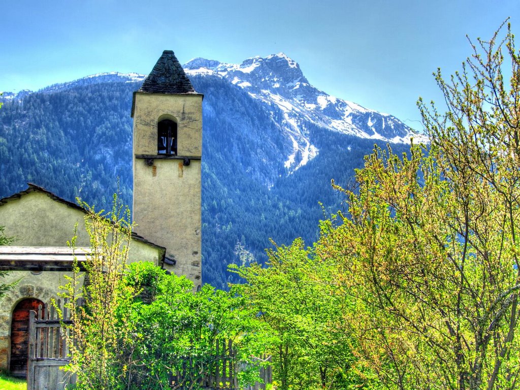 Kleine Bergkapelle bei Clugin ... by rheingold