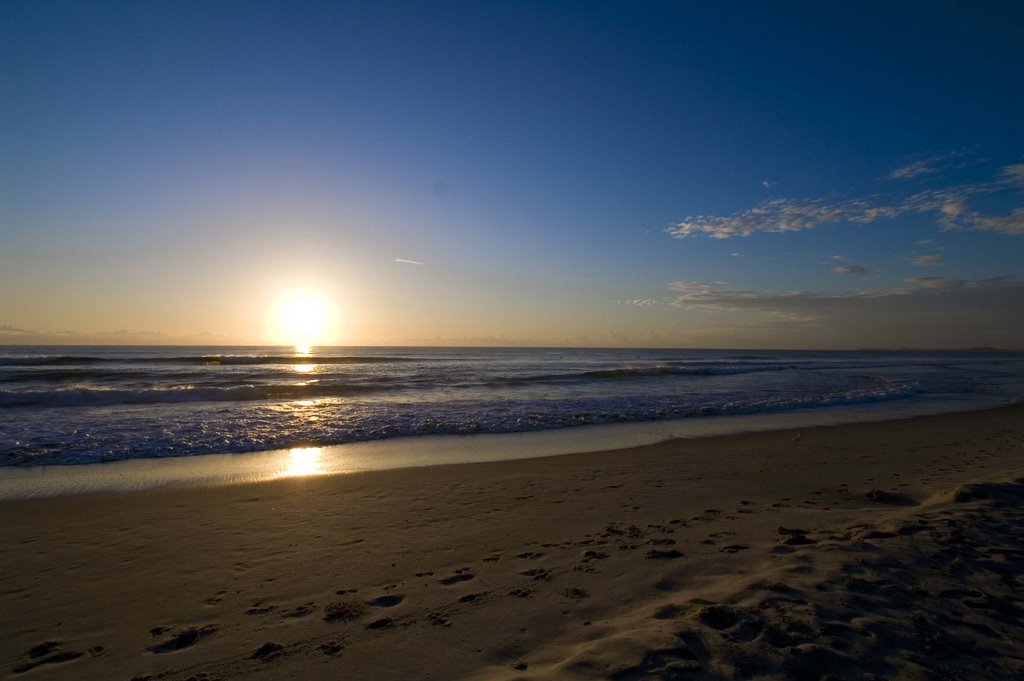 Surfers paradise by abugrabann