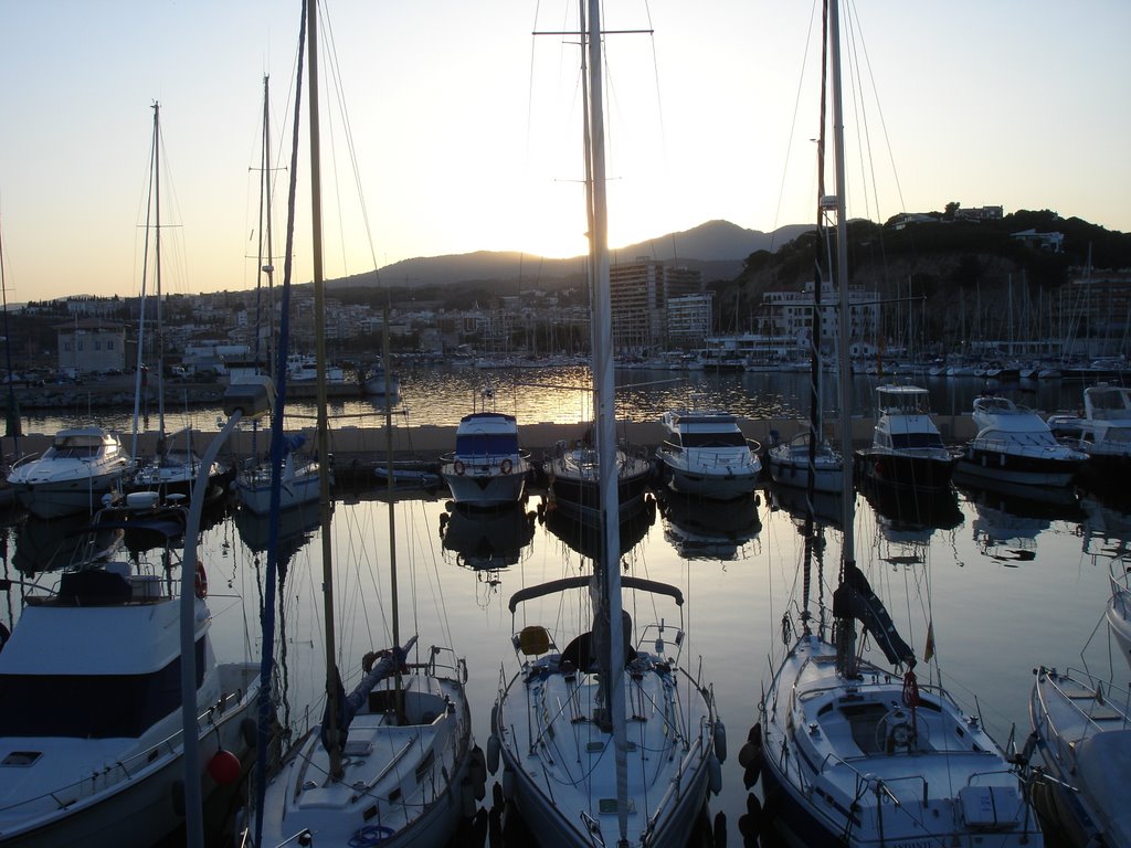 Port d'Arenys de Mar by Albert J