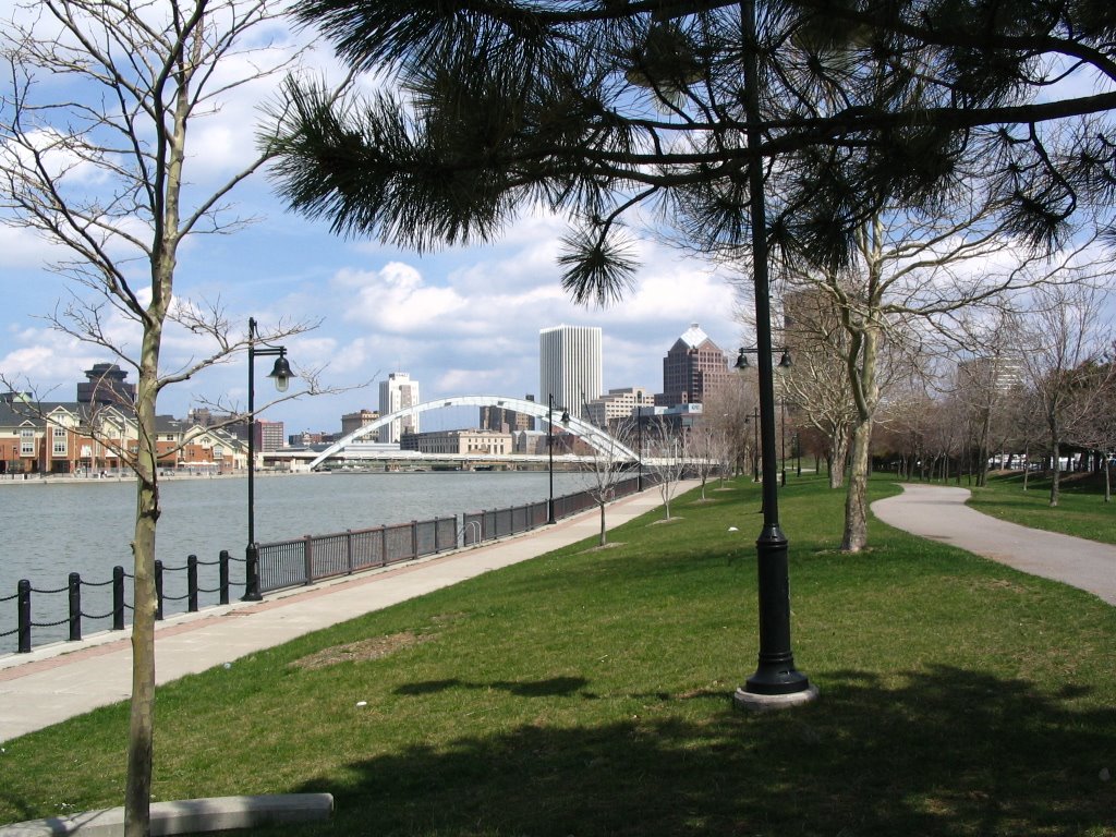 Looking N from E side of Genesee River by tdobrien