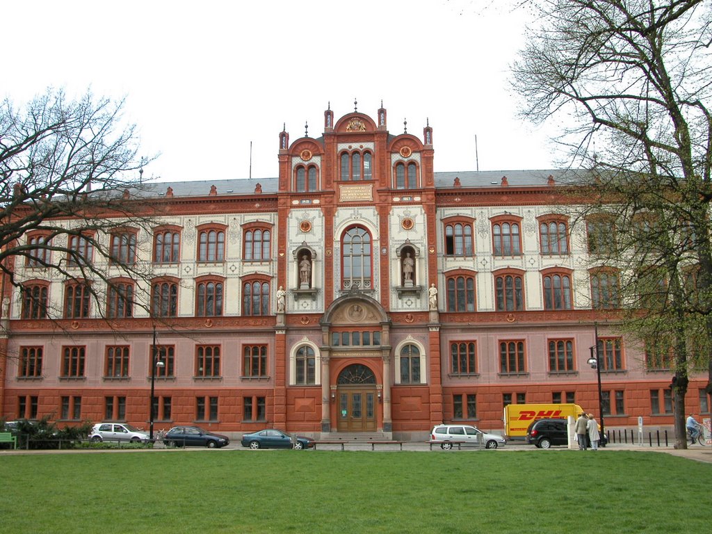 Universitätsgebäude by franksblick