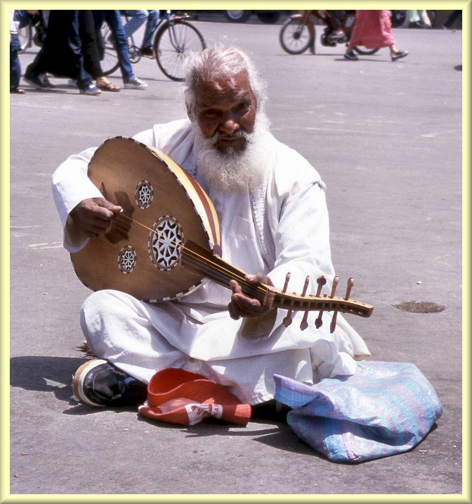 MARRAKECH. Piazza Jemaa el-Fna by Roberto Tomei