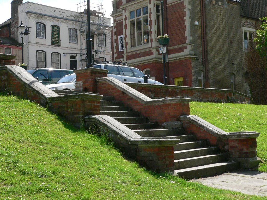 From Old Town to Gadebridge Park, Hemel Hempstead by Frank Warner