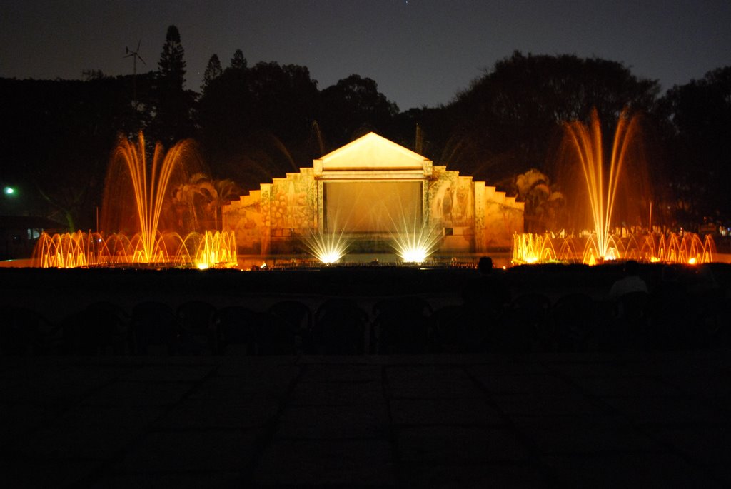 Dancing fountain......unknown beauty of b'lore by santa_raj