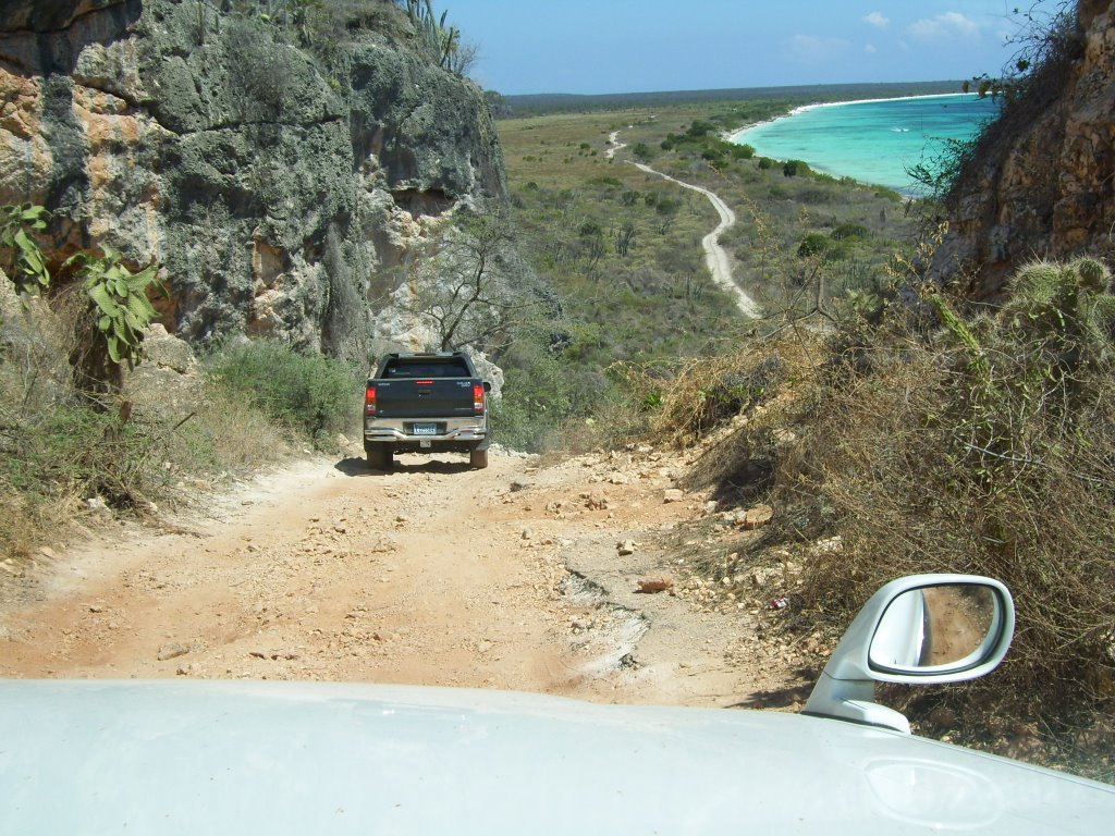 Bajando el Farallon en Bahia de las Aguilas by polerp1000