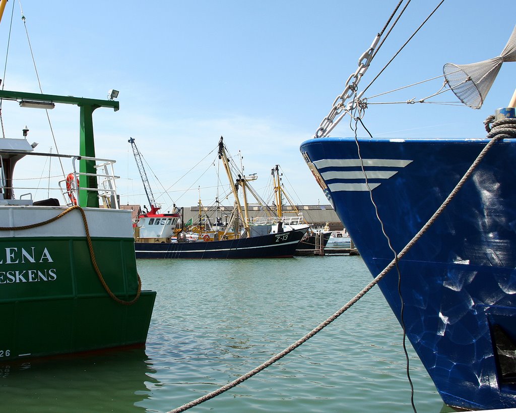 Vissersschepen Haven Breskens by Eric Triou