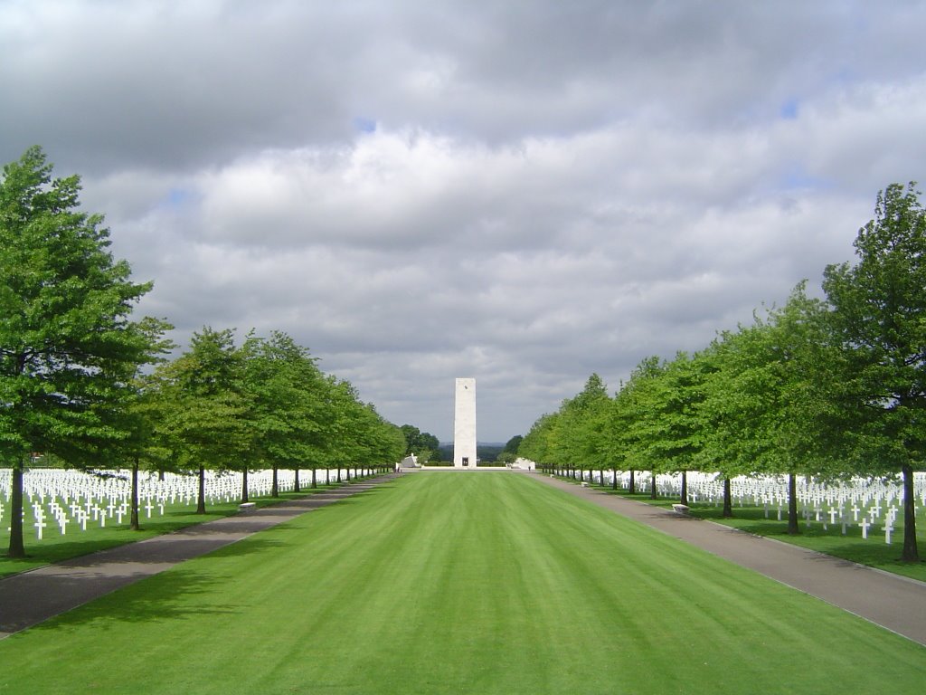 American Military War Cemetery: Overview: view at the monument by Wim Rietberg