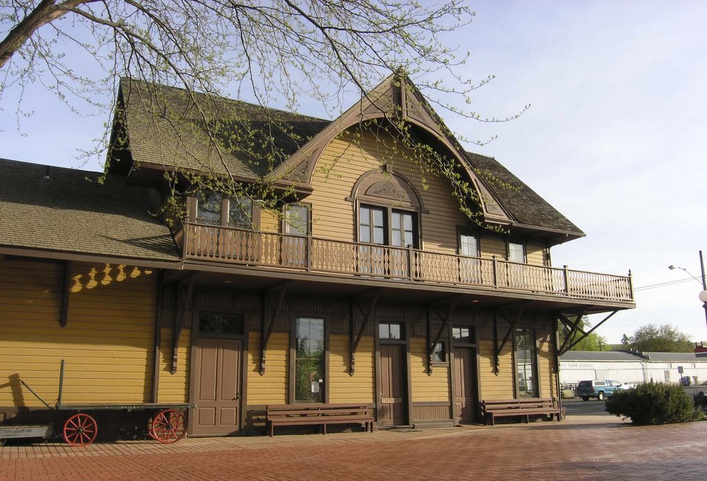 Dayton depot, oldest in Washington, 2009-05-17 by Chris Earle