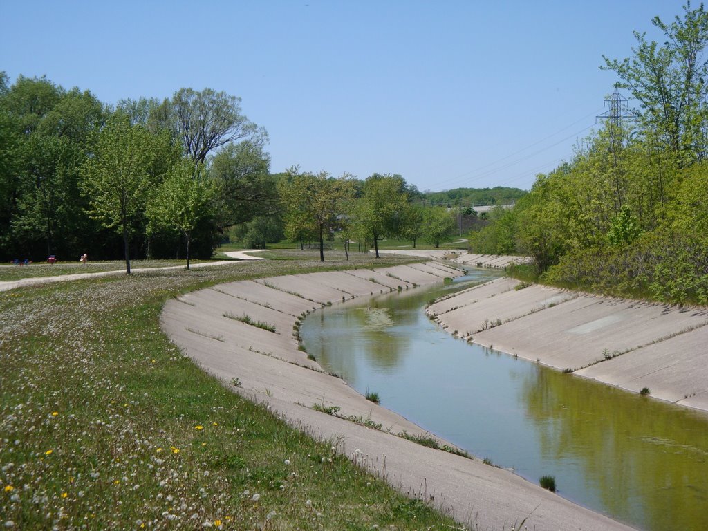 Floodways near Highland Rd by louislarocque